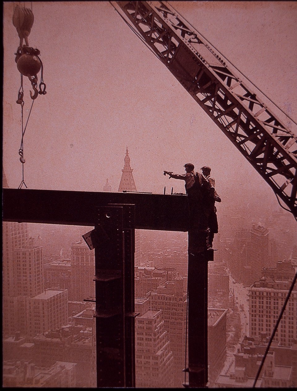 Empire State Building en construction, montrant la pose d