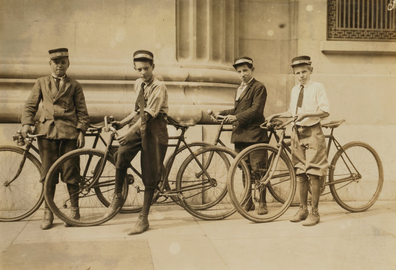 Groupe de messagers de Western Union à Norfolk, Virginie, 1911 - Lewis Wickes Hine