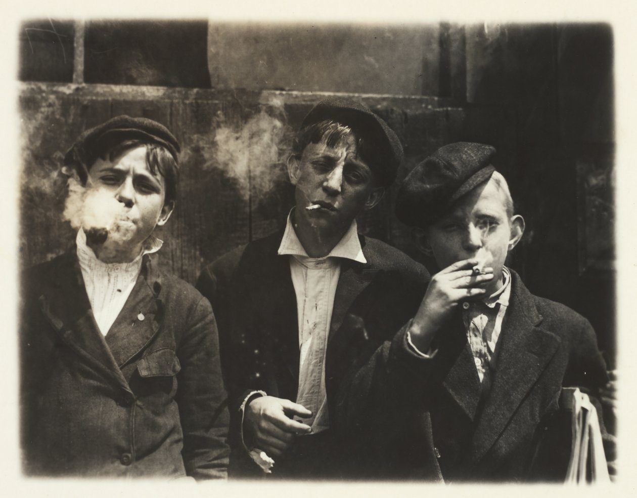 Newsies à Skeeter Branch, St. Louis, Missouri, 11h00 - Lewis Wickes Hine