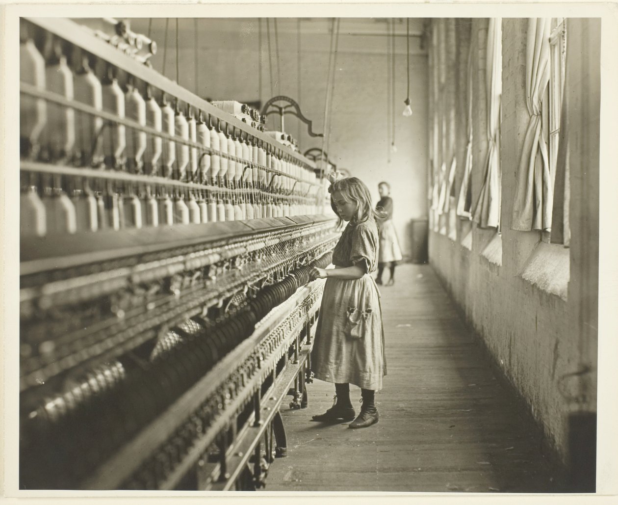 Sadie Pfeifer, fileuse dans une filature de coton, Lancaster, Caroline ...