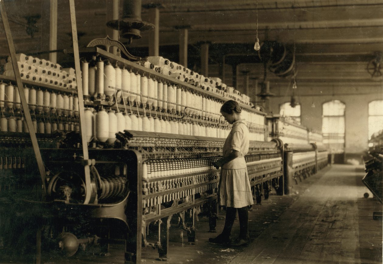 Jeune fille travaillant comme fileuse dans une filature de coton, West, Texas, USA, c.1913 - Lewis Wickes Hine