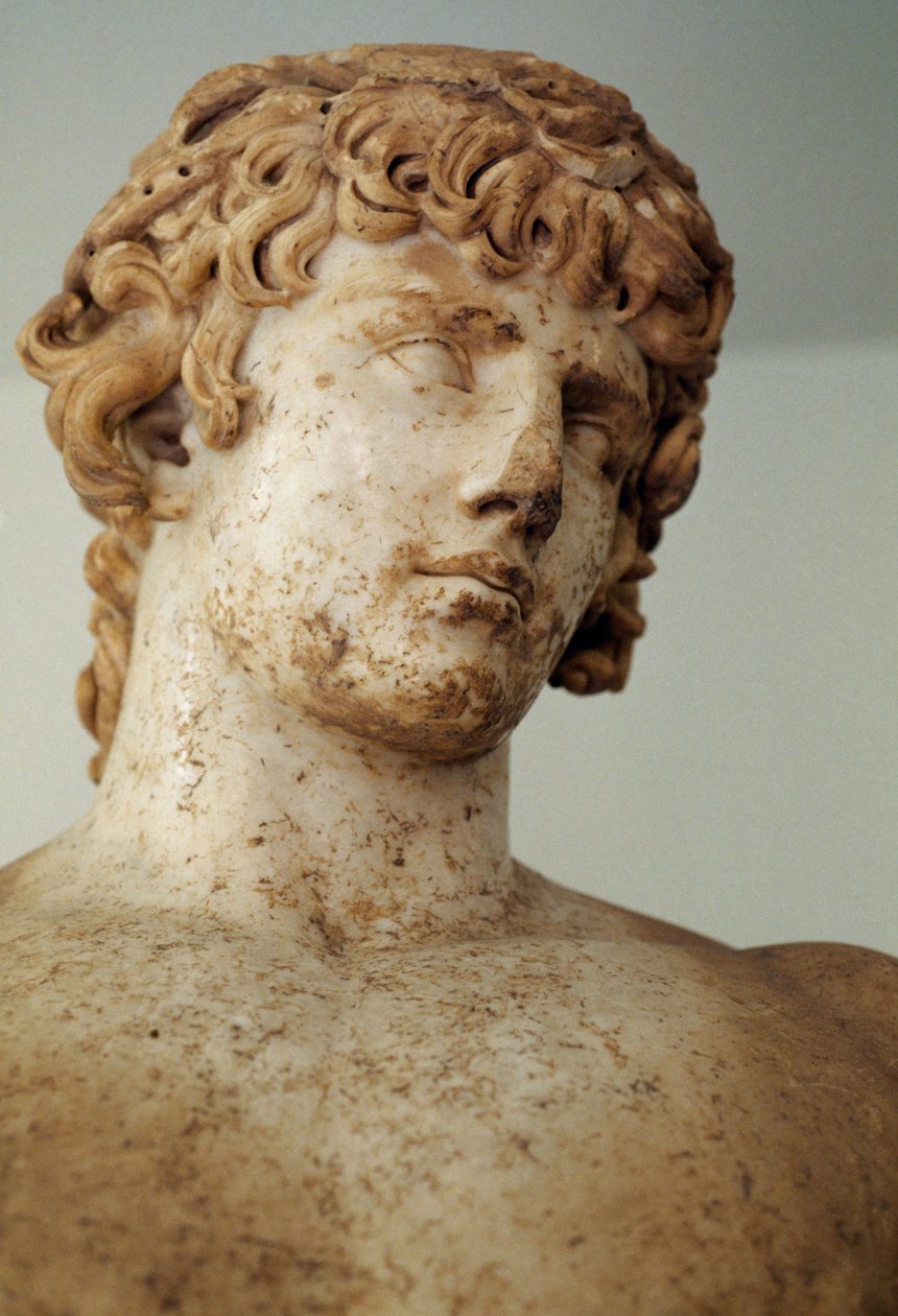 Antinoüs, statue en marbre de Paros, du temple d