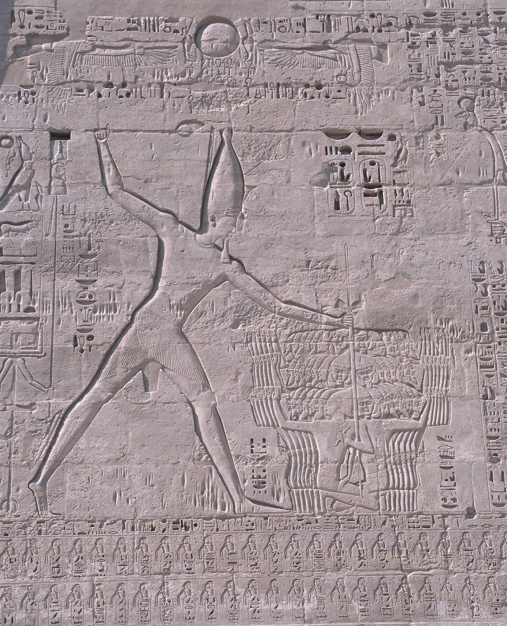 Sculptures sur le mur d