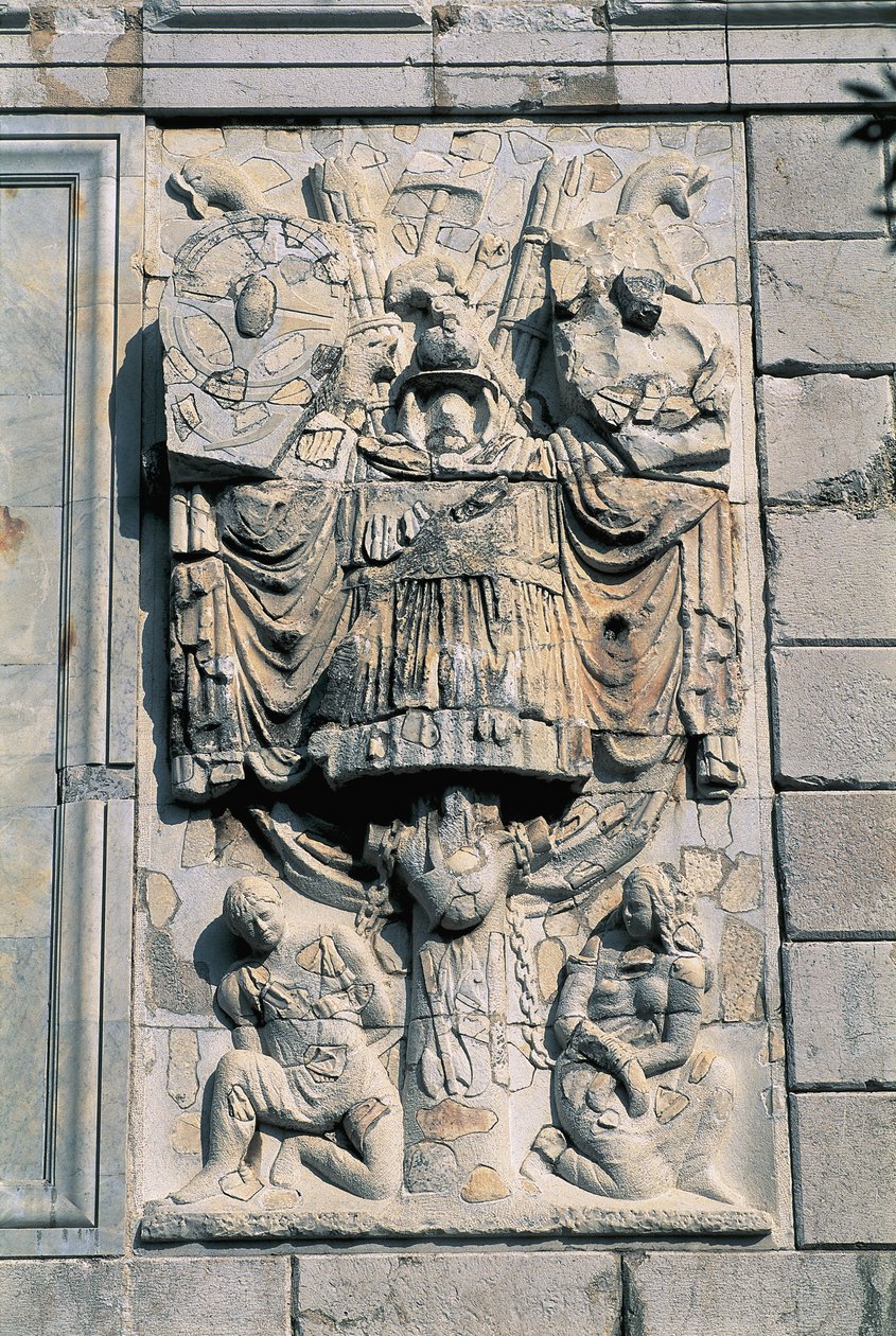 Gros plan de sculptures sur un mur, Trophée des Alpes, La Turbie, Provence-Alpes-Côte d