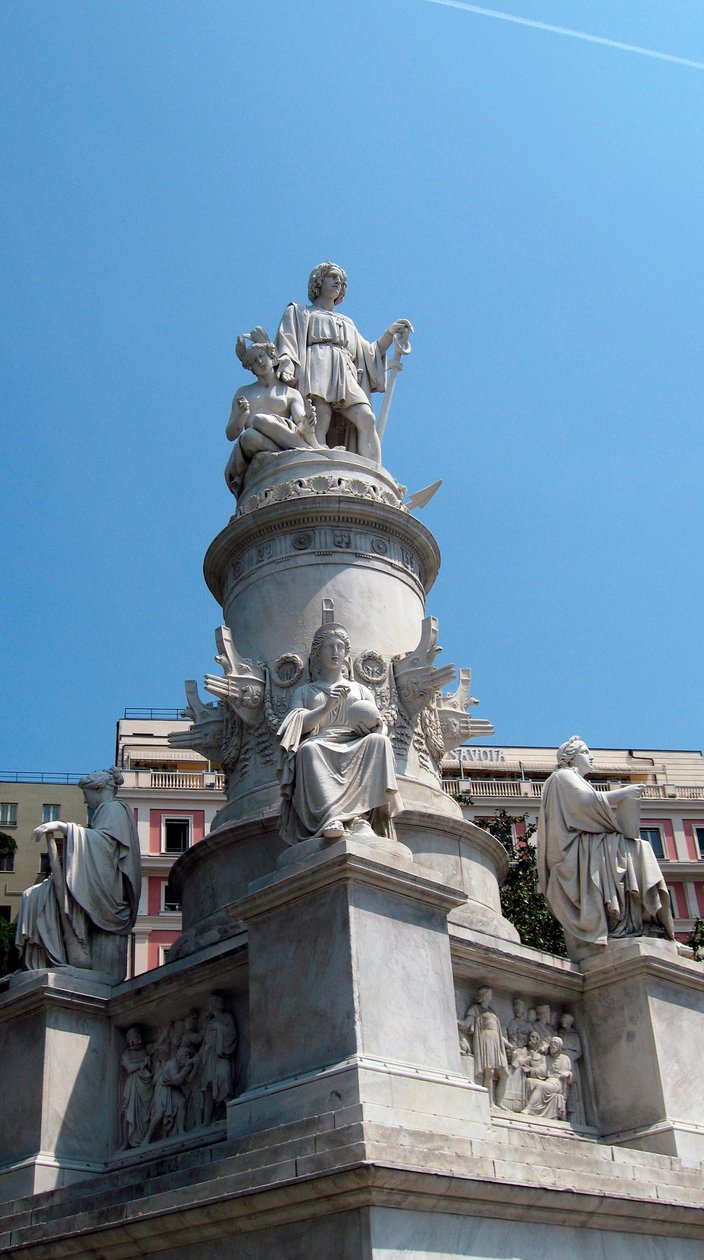 Monument en hommage au navigateur Christophe Colomb (Cristoforo Colombo). Sculpture en marbre par Lorenzo Bartolini. Piazza Acquaverde, Gênes, Italie - Lorenzo Bartolini