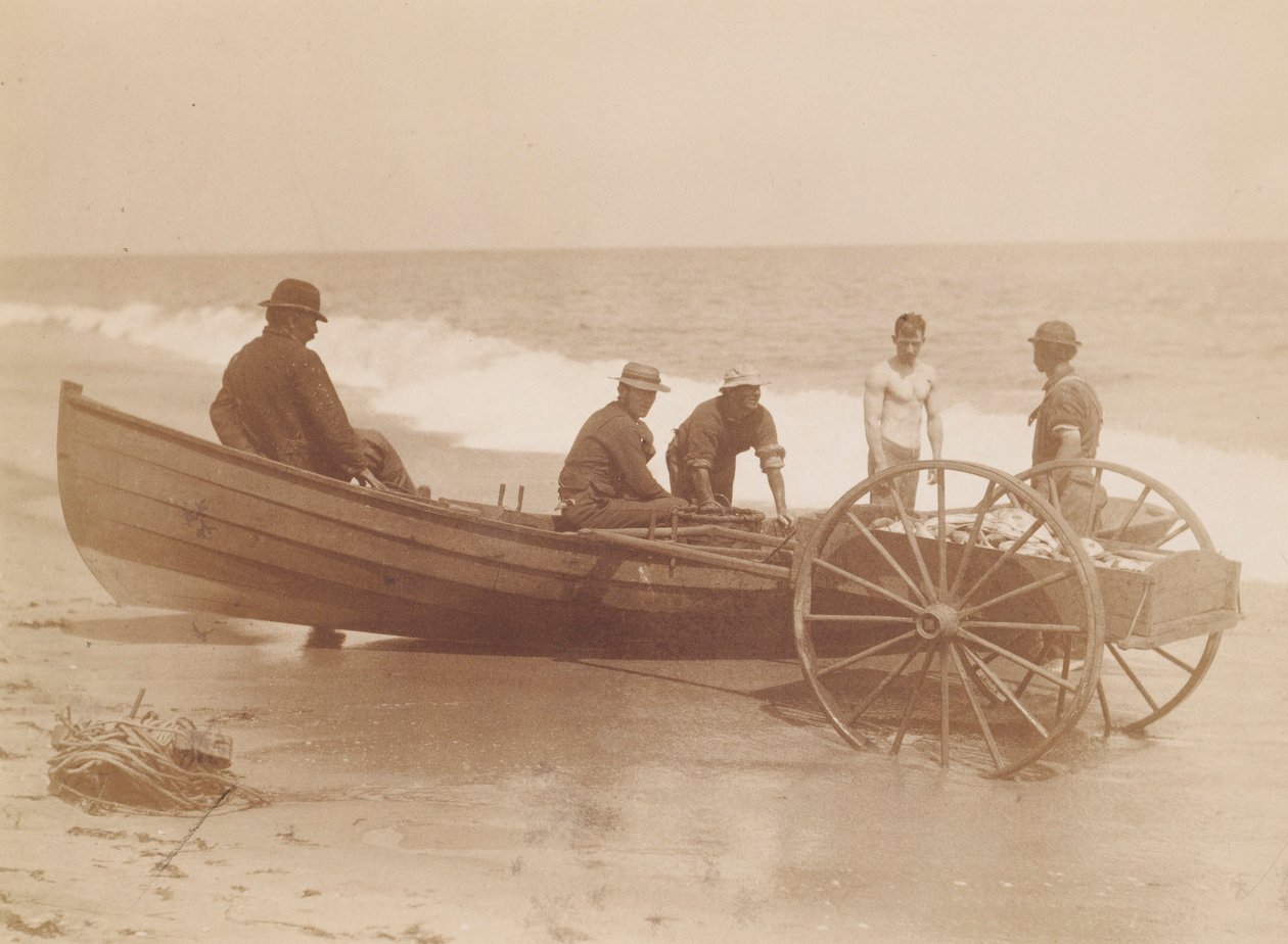 Pêcheurs déchargeant un bateau, Sea Bright, New Jersey - Louis Comfort Tiffany