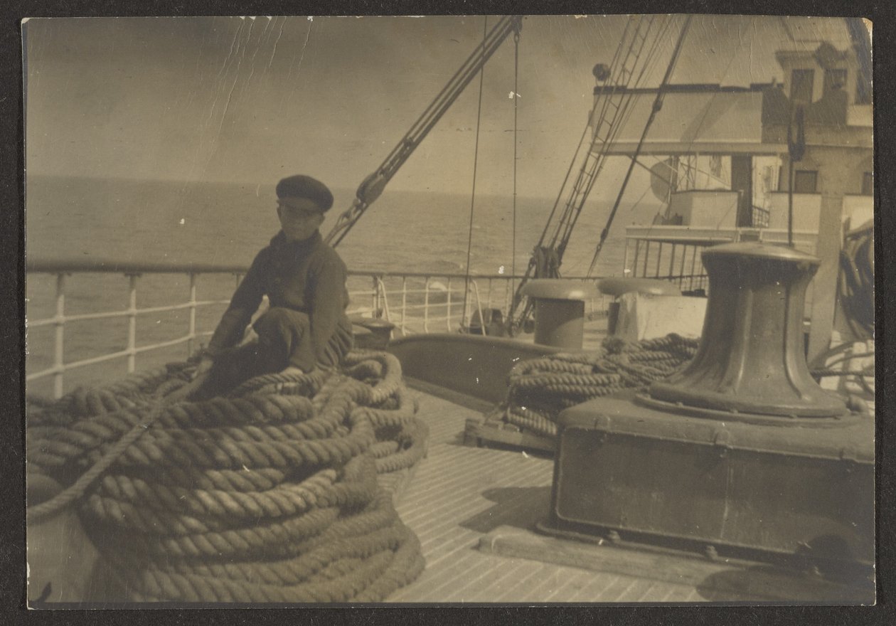 [Un garçon sur un bateau] - Louis Fleckenstein