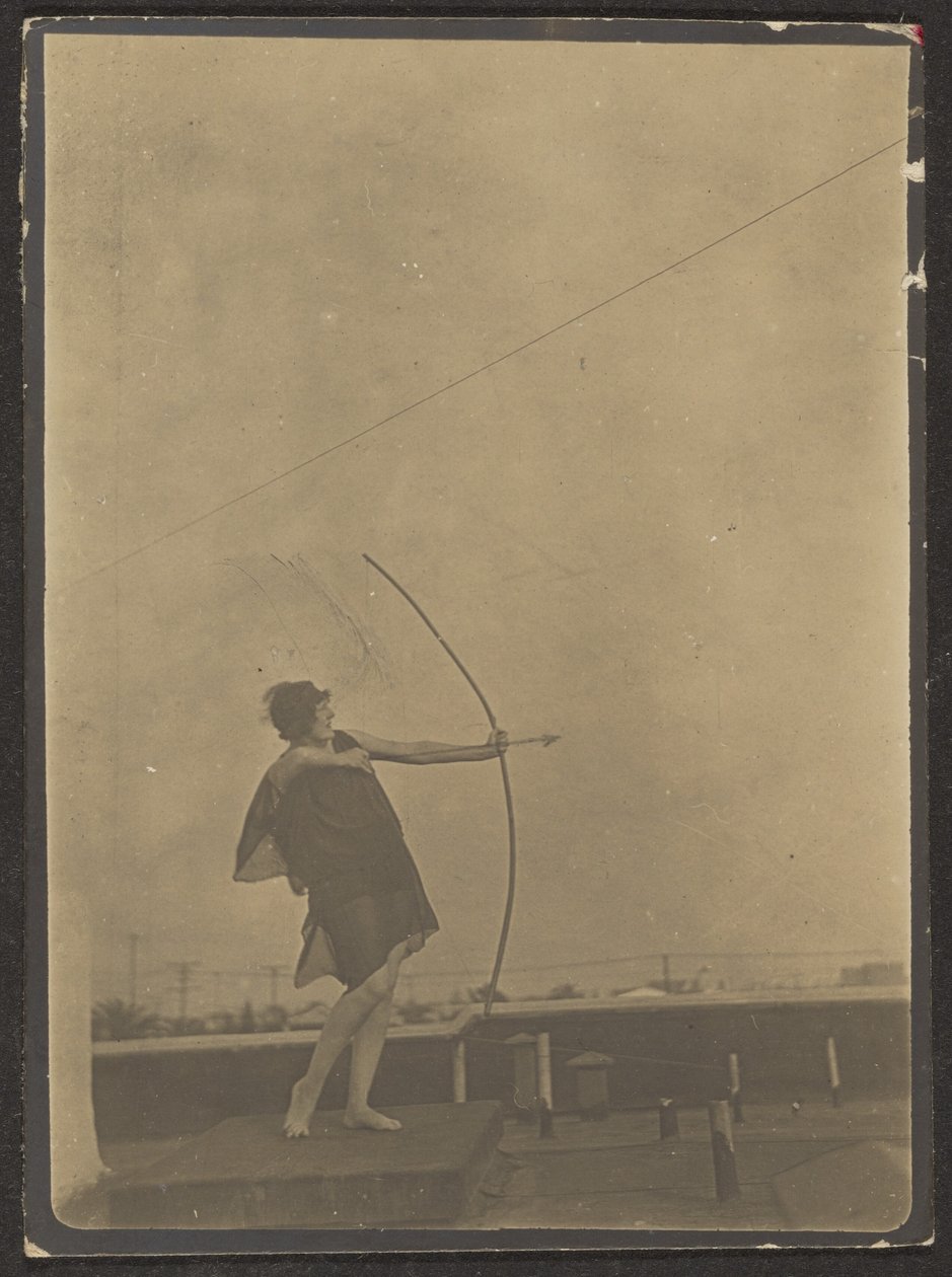 [Danseuse (Archer) sur le toit] - Louis Fleckenstein