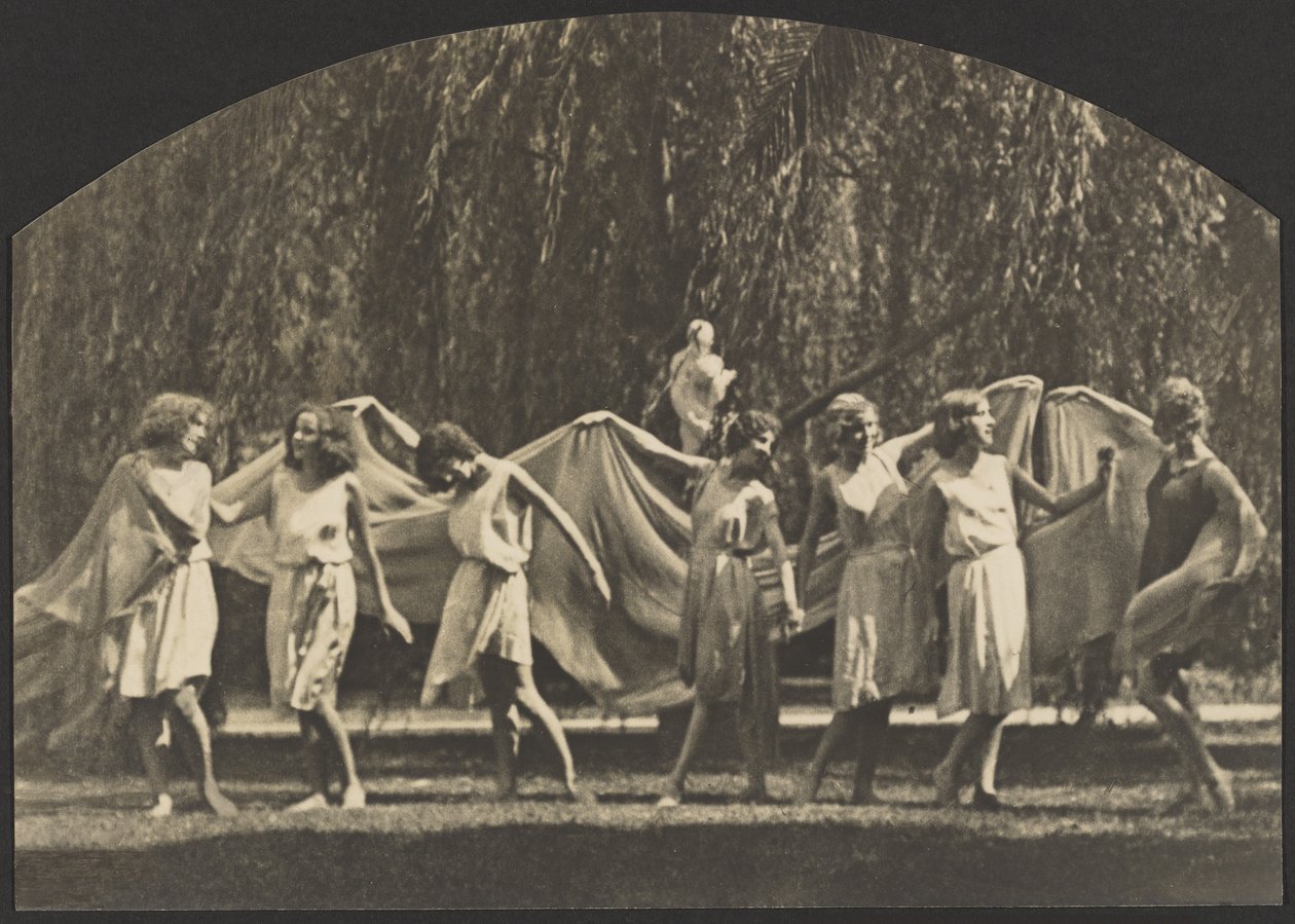 Danseuses posant dans un bosquet - Louis Fleckenstein