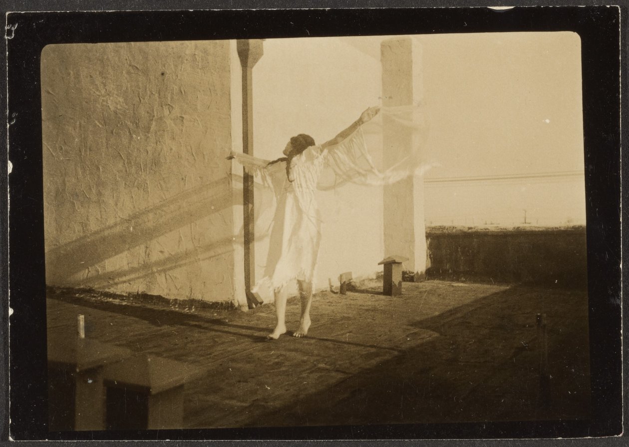 [Florence dansant en costume indien d