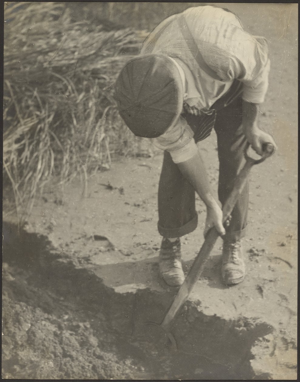 [Un homme creusant dans la boue] - Louis Fleckenstein