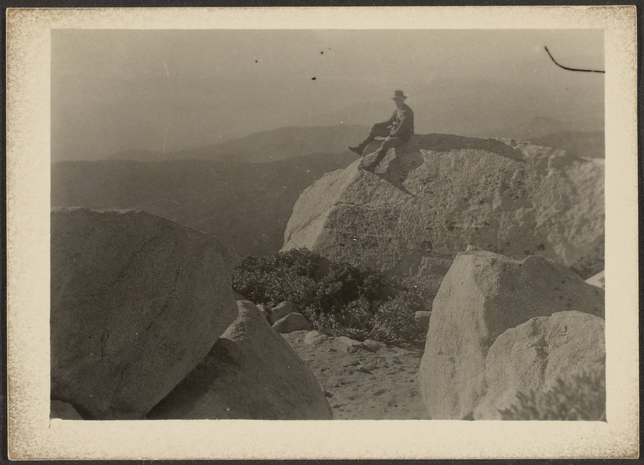 [Un homme sur un rocher] - Louis Fleckenstein