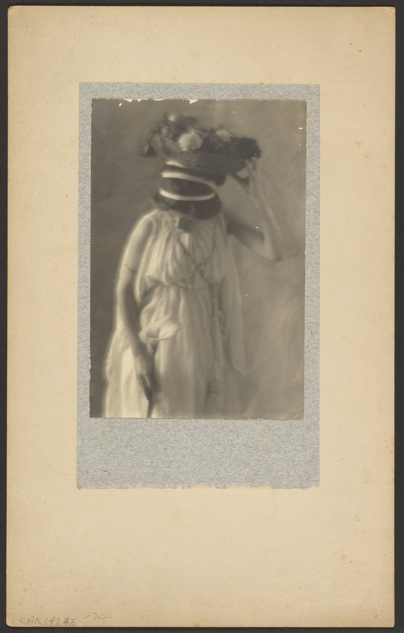 [Modèle en costume classique] - Louis Fleckenstein