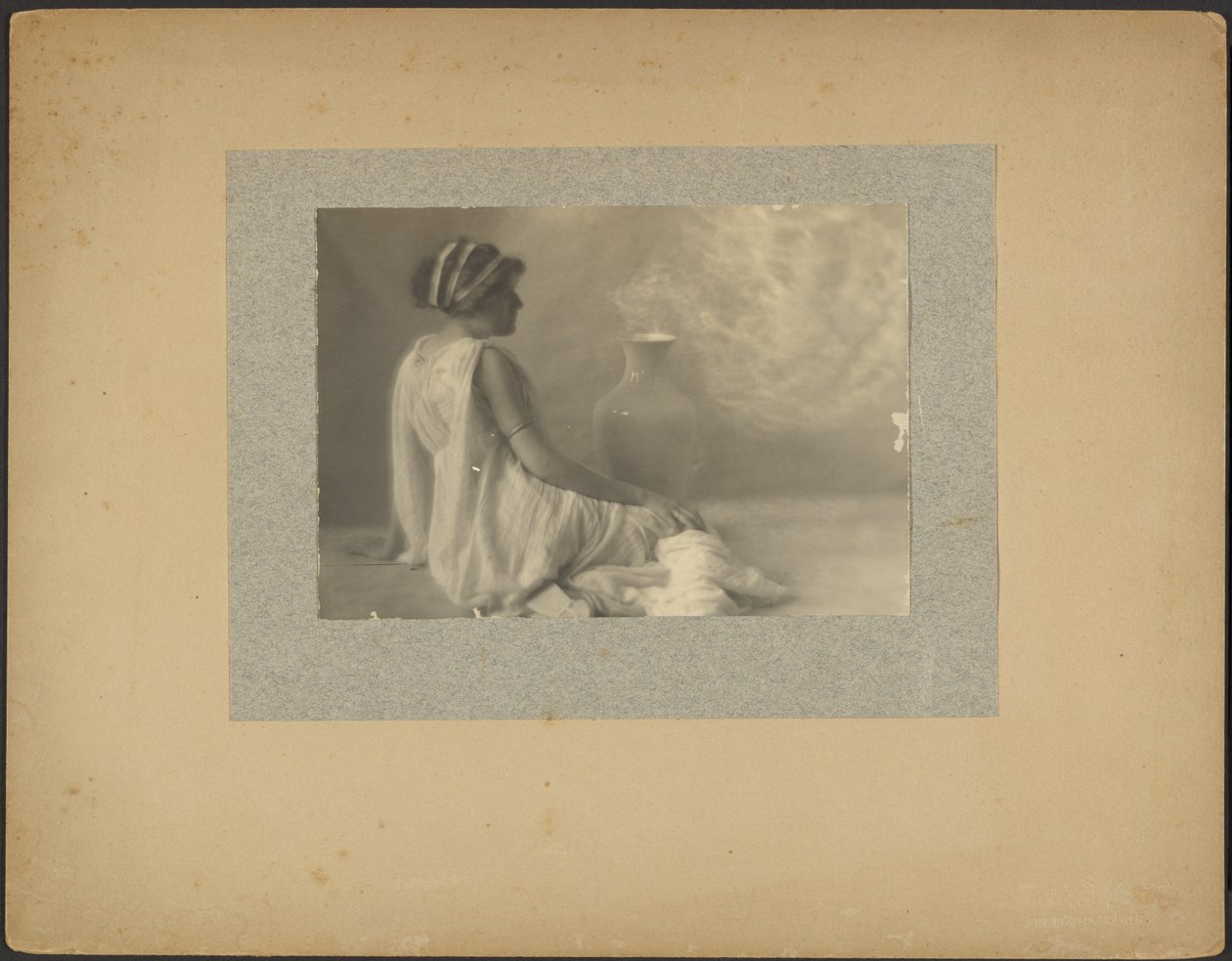 [Mannequin en costume classique] - Louis Fleckenstein