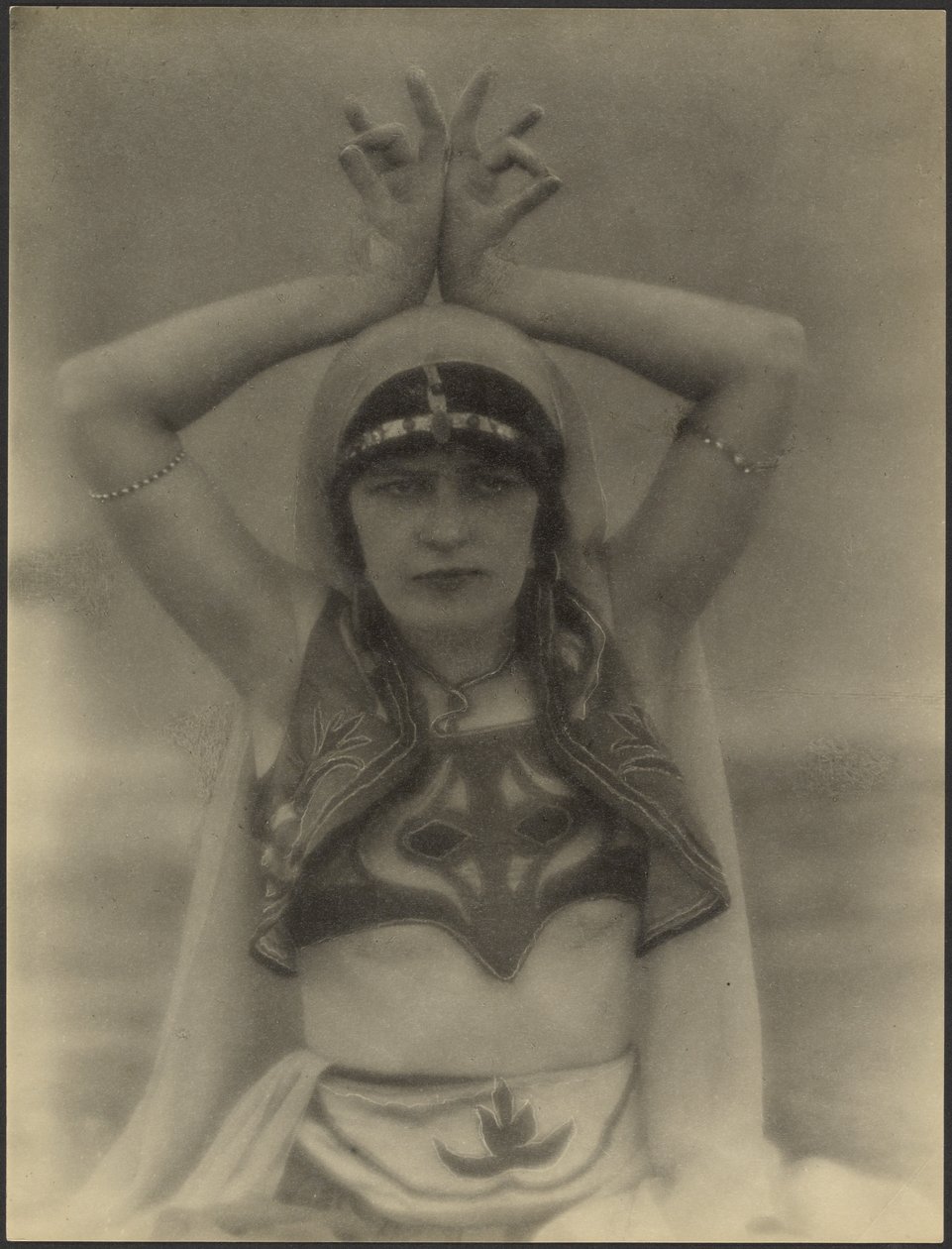 Nautch Girl - Louis Fleckenstein