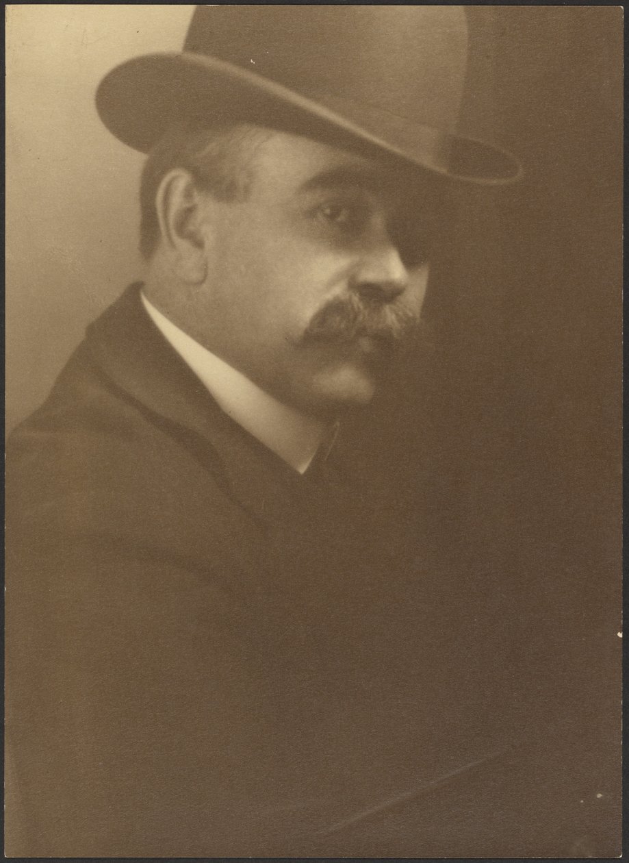 [Autoportrait au chapeau melon] - Louis Fleckenstein