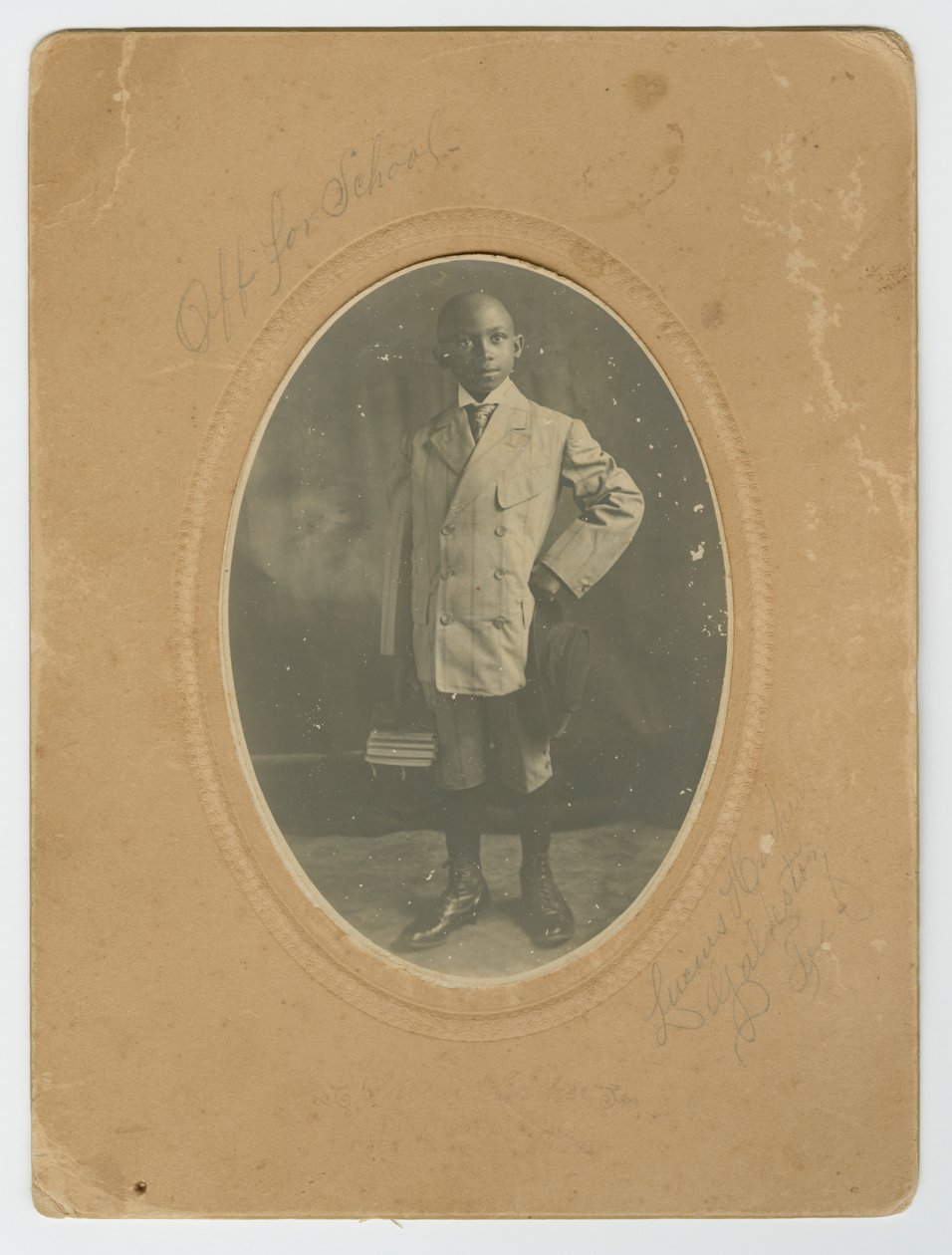 Photographie de Lucius Harper Jr. partant à l