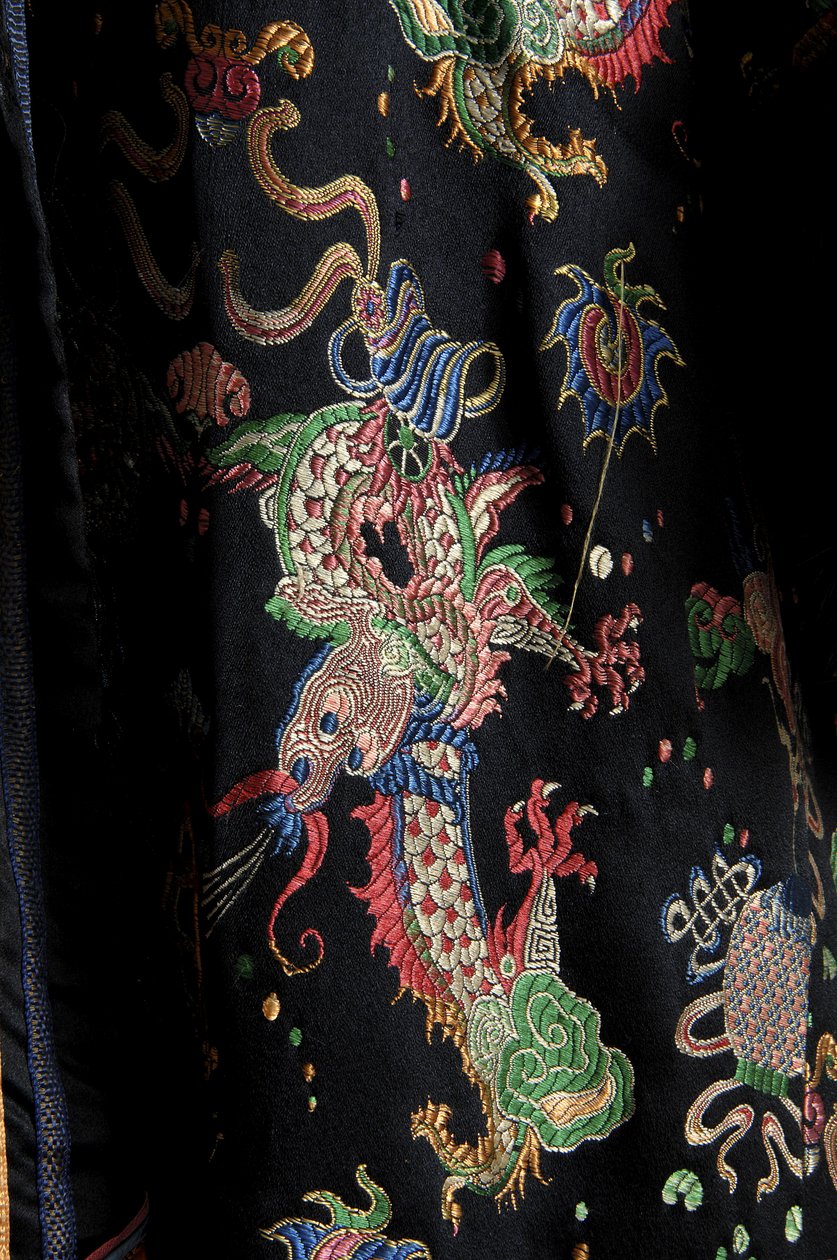 Manteau, vers 1923 (détail du tissu), brocart de soie, ruban et velours, fourrure, Lucile Ltd., France - Lucy Christiana Lady Duff Gordon