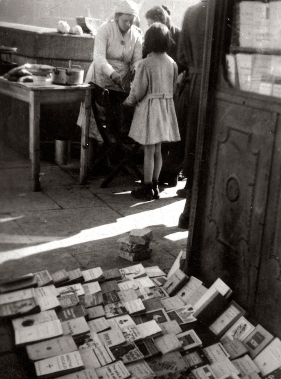 Vente de livres dans la rue - Luigi Leoni