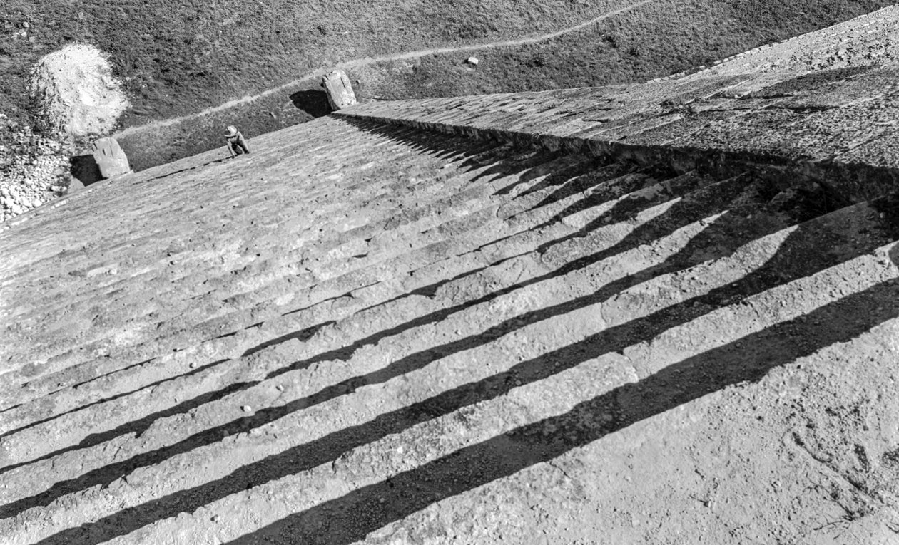 Marches montant à la ruine monumentale maya, pyramide de Chichen Itza. 1936 - Luis Marden