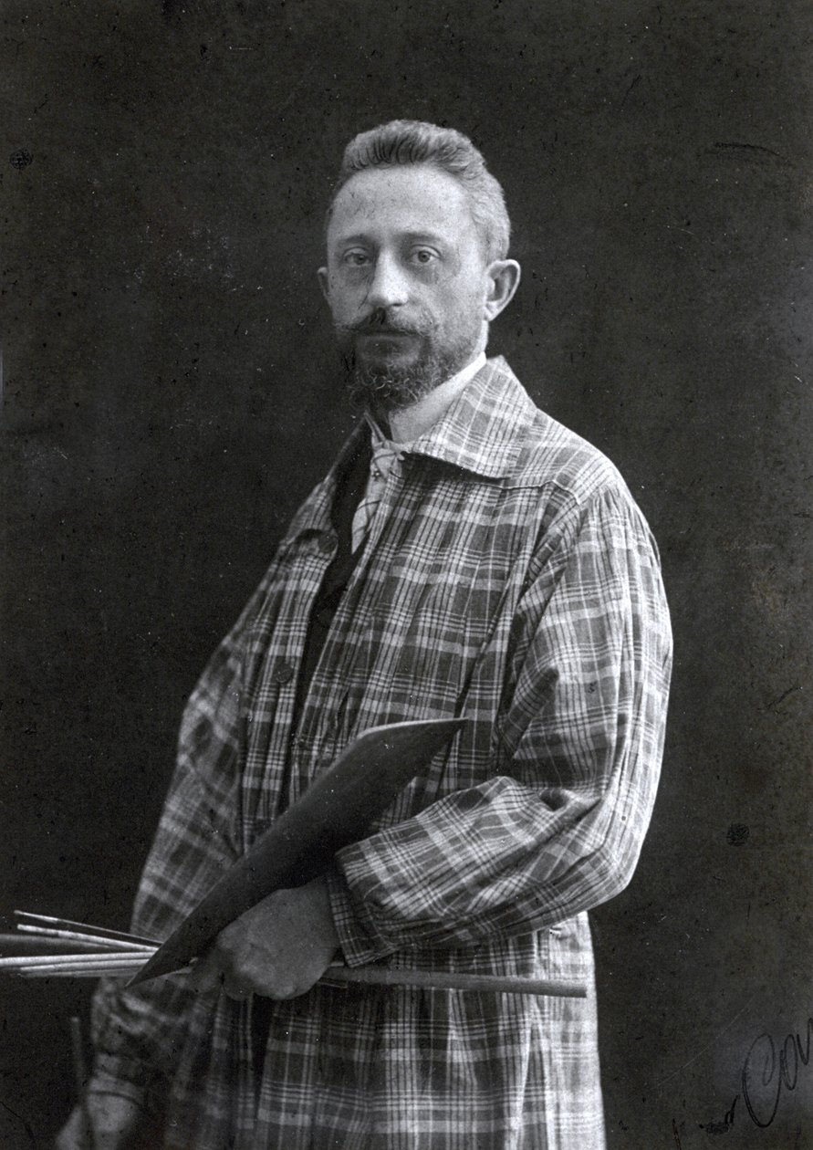 Portrait en pied du peintre Guido Spadolini. Il porte une longue blouse et tient des pinceaux et une palette dans sa main gauche, 26/11/1901 - Mario Nunes Vais