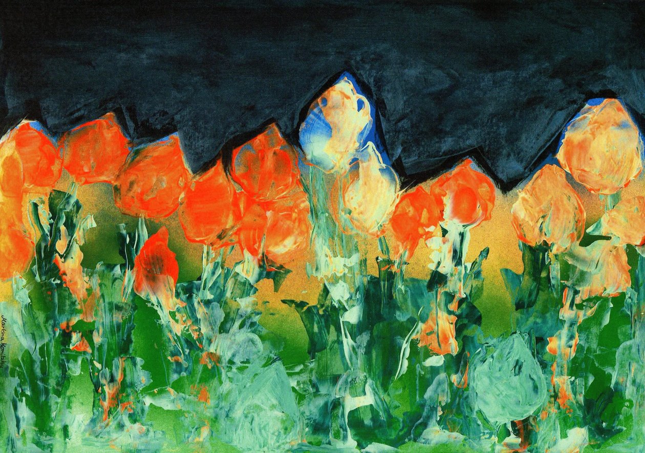 Ciel de pluie noir sur un paysage de montagne avec des fleurs - Martina Konitzky