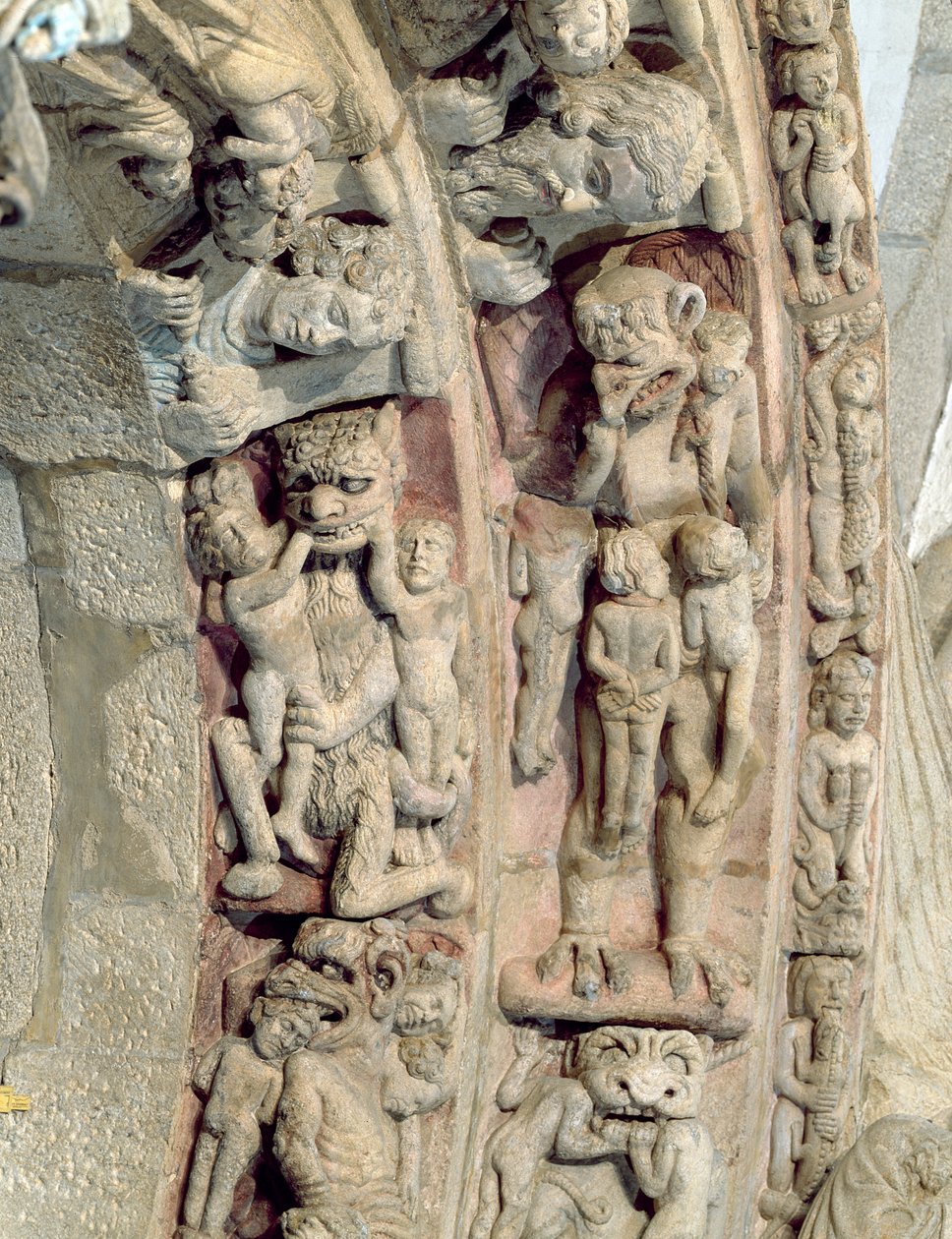 Détail du Portique de la Gloire avec des scènes de l