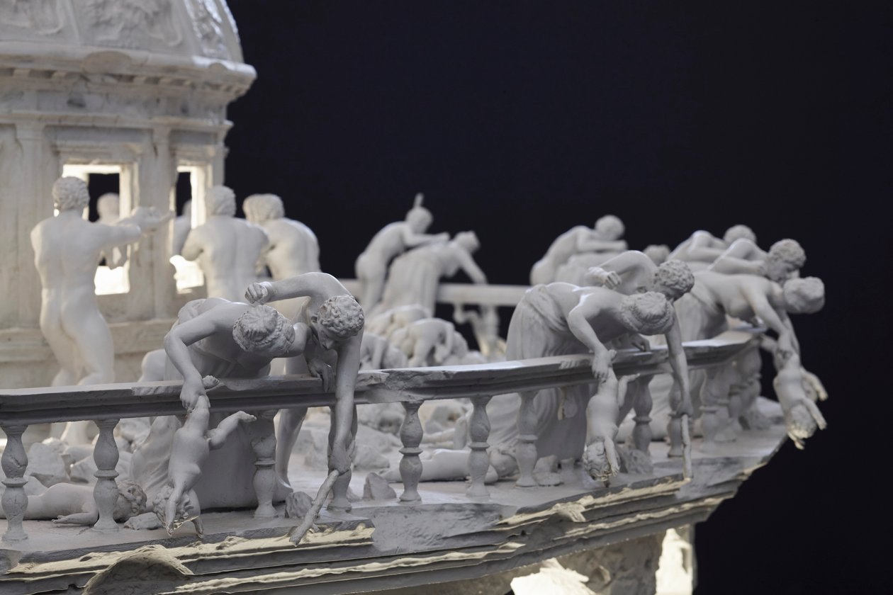 All Things Fall, 2014 (acier, aluminium, plâtre, résine, lumières LED, moteur) - Mat Collishaw