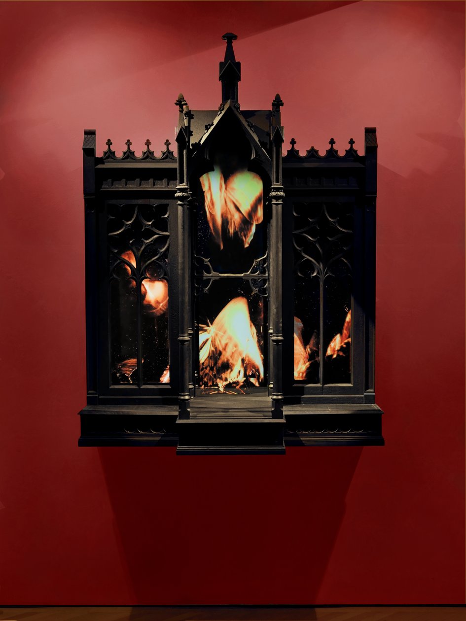 Performance, 2010 (bois, acier, miroir de surveillance, écrans LCD et disque dur) - Mat Collishaw