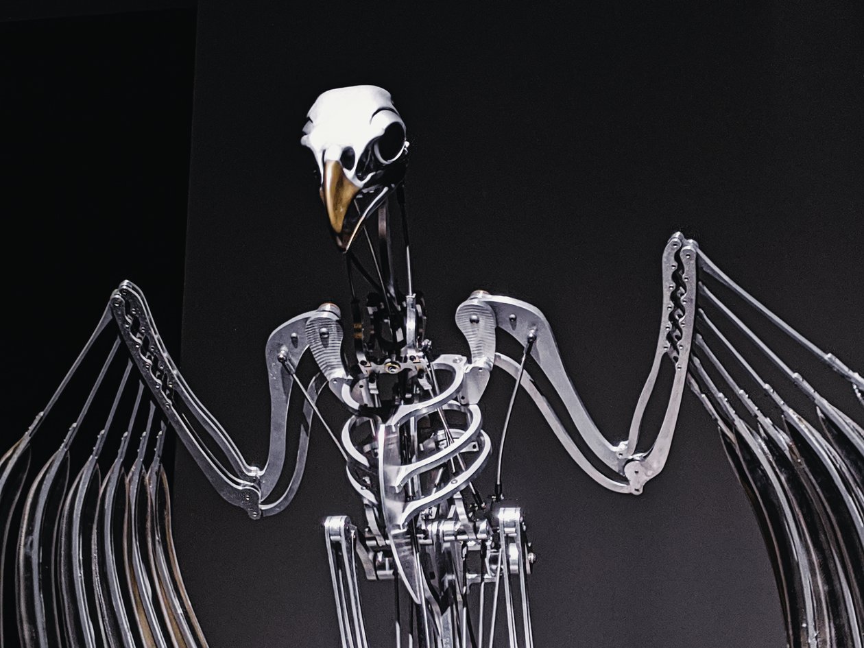 The Nerve Rack, 2019 (acétal, acrylique, aluminium, laiton, circuit électrique, peinture, PVC, résine, servomoteurs, acier) - Mat Collishaw