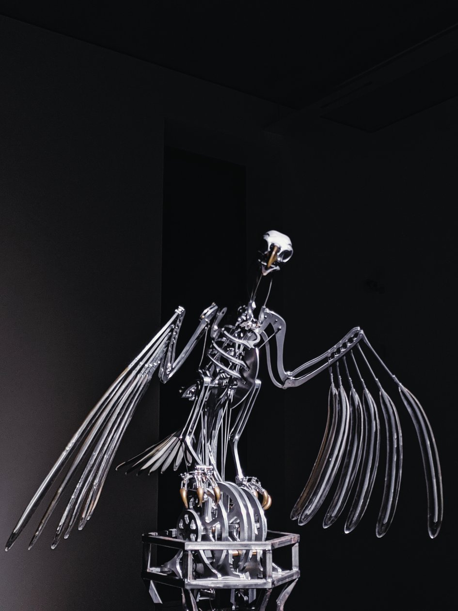 The Nerve Rack, 2019 (acétal, acrylique, aluminium, laiton, circuit électrique, peinture, PVC, résine, servomoteurs, acier) - Mat Collishaw
