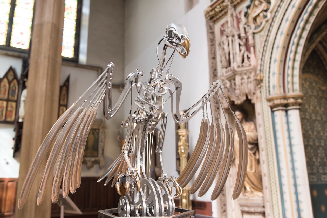 The Nerve Rack, 2019 (acétal, acrylique, aluminium, laiton, circuit électrique, peinture, PVC, résine, servomoteurs, acier) - Mat Collishaw