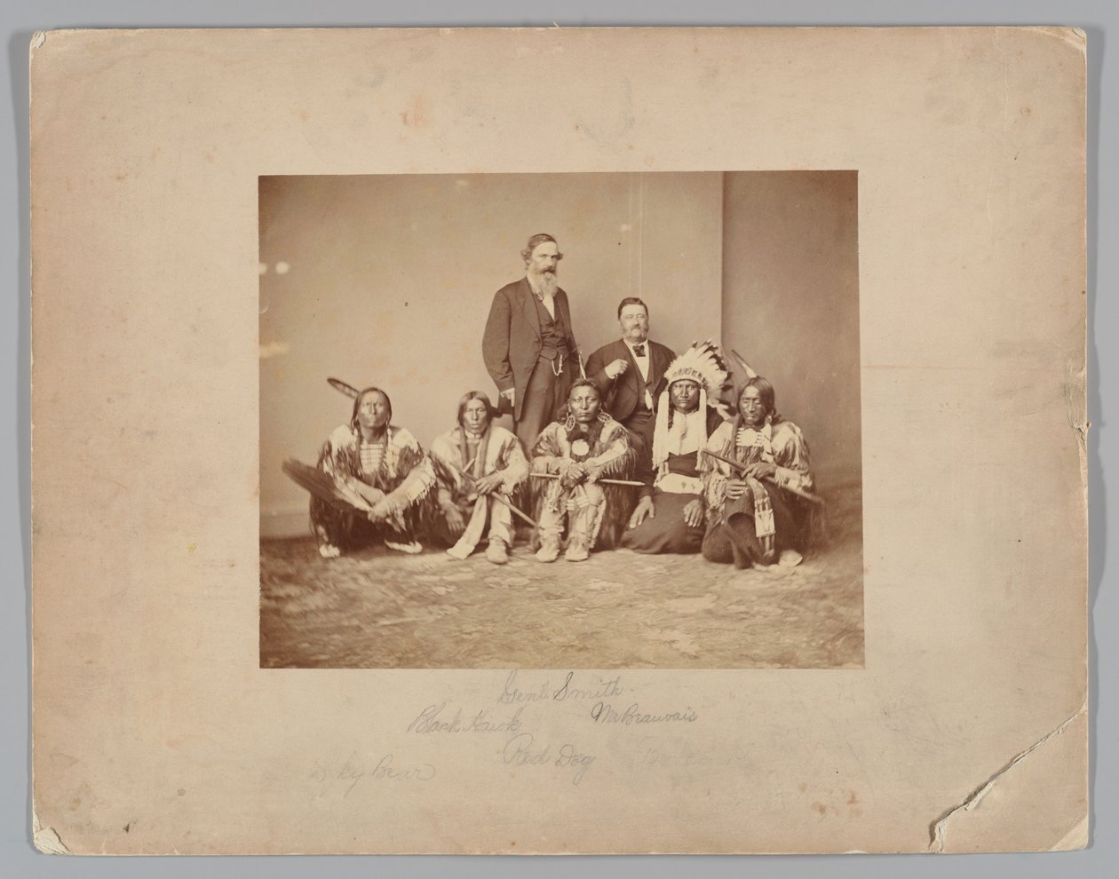 Le général J. E. Smith et des Indiens - Mathew B. Brady