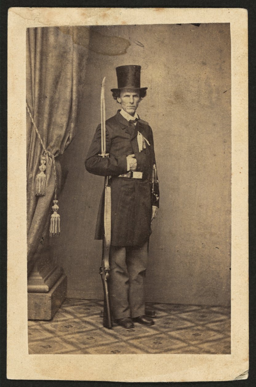 James Henry Lane (1814-1866), homme politique et chef du Free State Party du Kansas, portrait en pied, avec fusil (photo sépia) - Mathew B. Brady