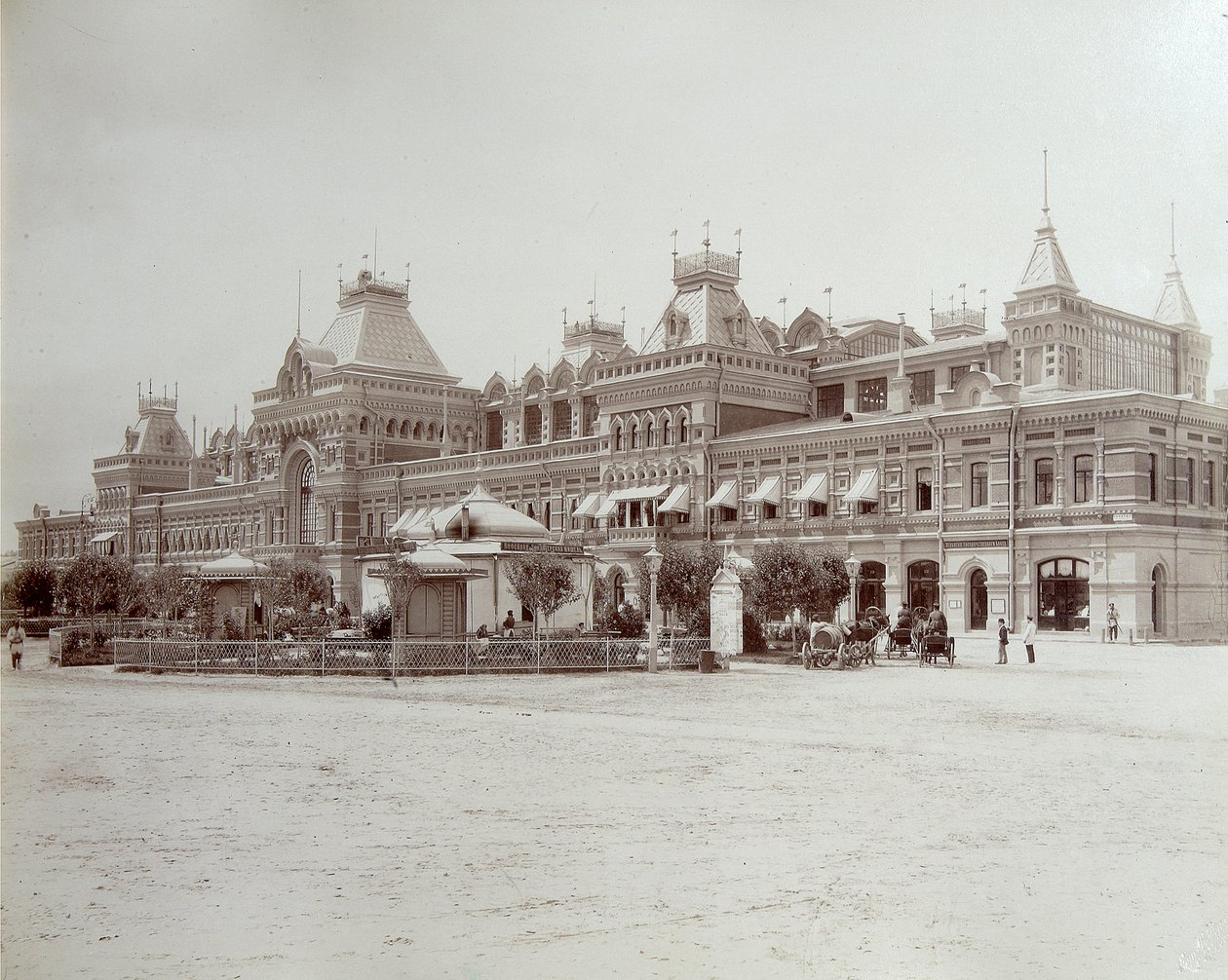 Bâtiment principal de la foire, l