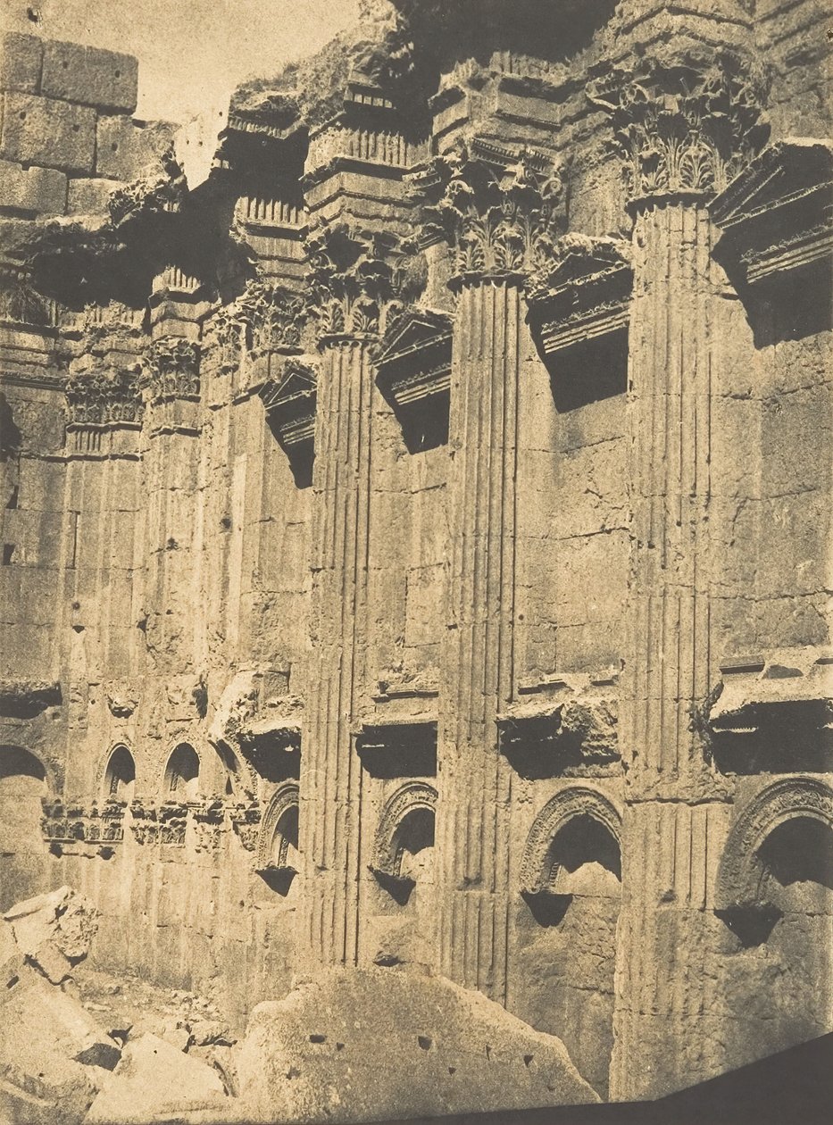 Colonnade intérieure du Naos du Temple de Jupiter, à Baalbek Héliopolis, 15 septembre 1850 - Maxime Du Camp
