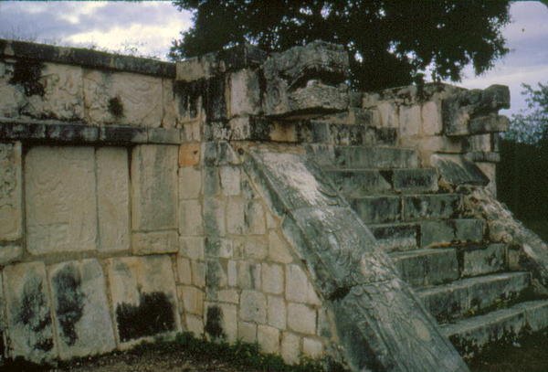 Plateforme des Tigres et des Aigles - Mayan