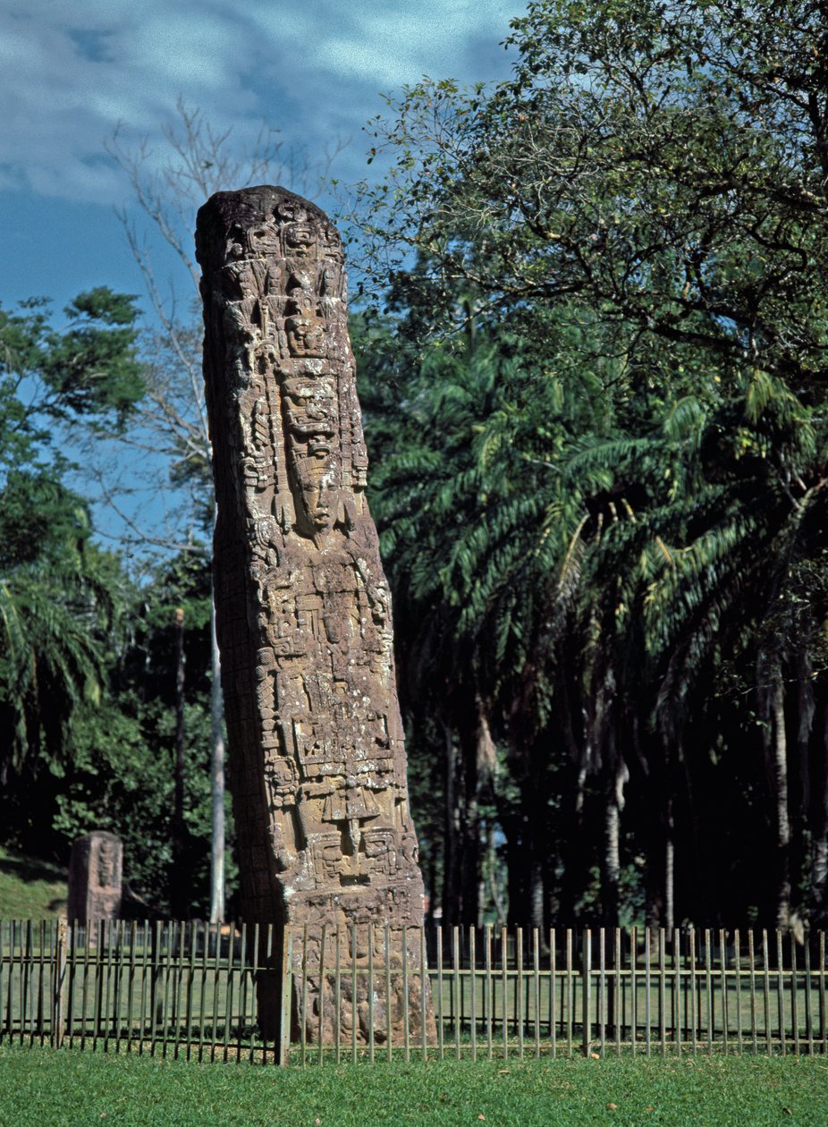 Détail de la stèle F sur la grande place - Mayan