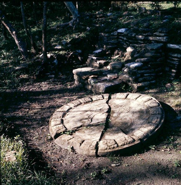 Marqueur dans le terrain de jeu de balle, Période Classique Tardive (600-900 AD) - Mayan Mayan