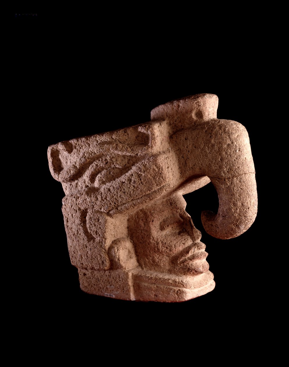 Sculpture en pierre représentant une tête d