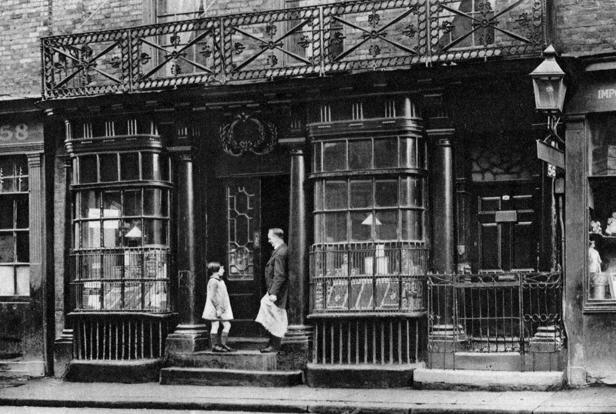Une devanture de magasin, Artillery Lane, près de Bishopsgate, Londres, 1926-1927 - McLeish