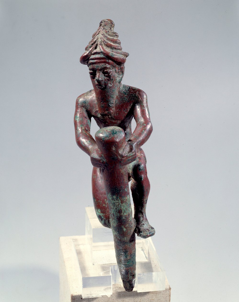 Mésopotamie : figure de fondation en cuivre représentant un dieu poussant un clou - Mesopotamian Mesopotamian