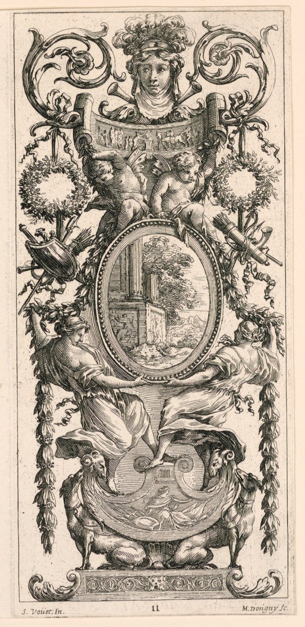 Panneau ornemental surmonté d