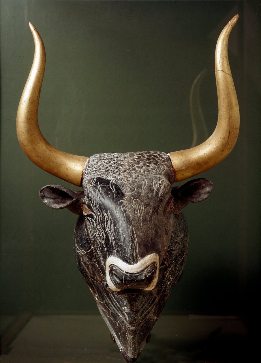 Art minoen : rhyton en forme de tête de taureau du Petit Palais de Cnossos en Crète. 1550-1500 avant J.-C. Héraklion, Musée Archéologique - Minoan