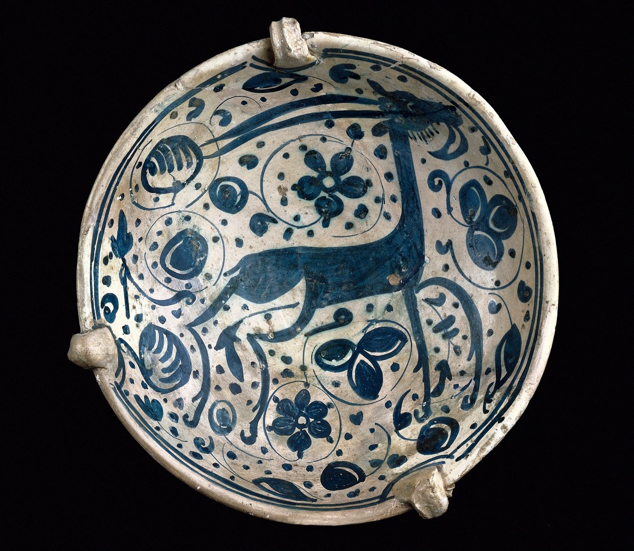 Art mudéjar : coupe en céramique bleue, décorée d