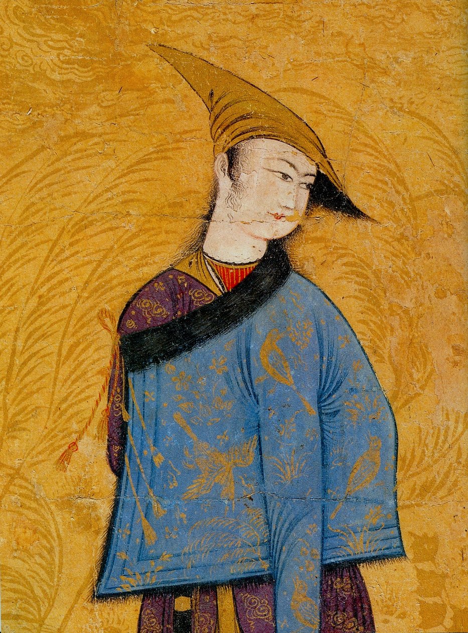 Jeune homme portant un manteau court doublé de fourrure sur l