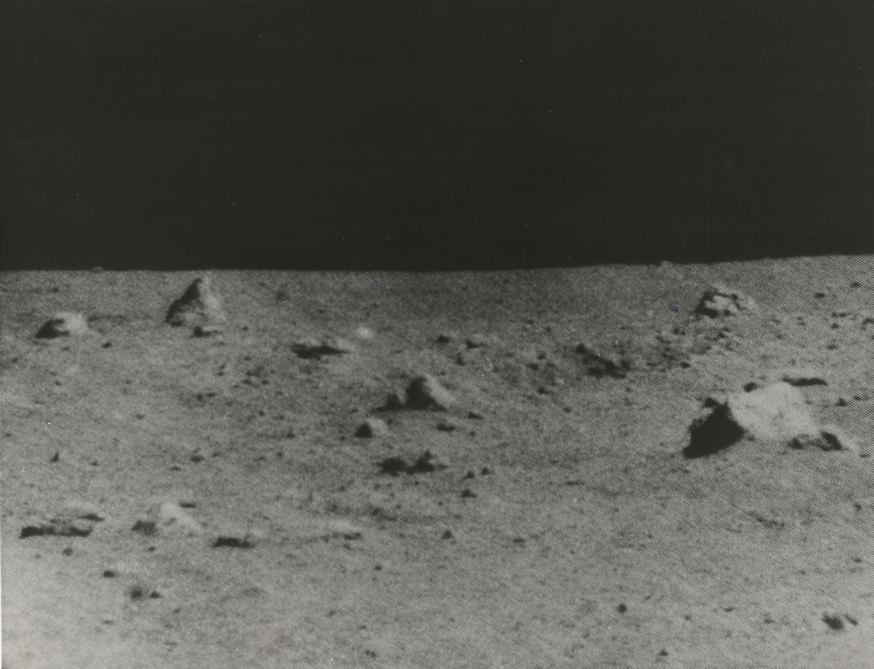 [Surface lunaire photographiée par Surveyor V], 1967 - NASA Images