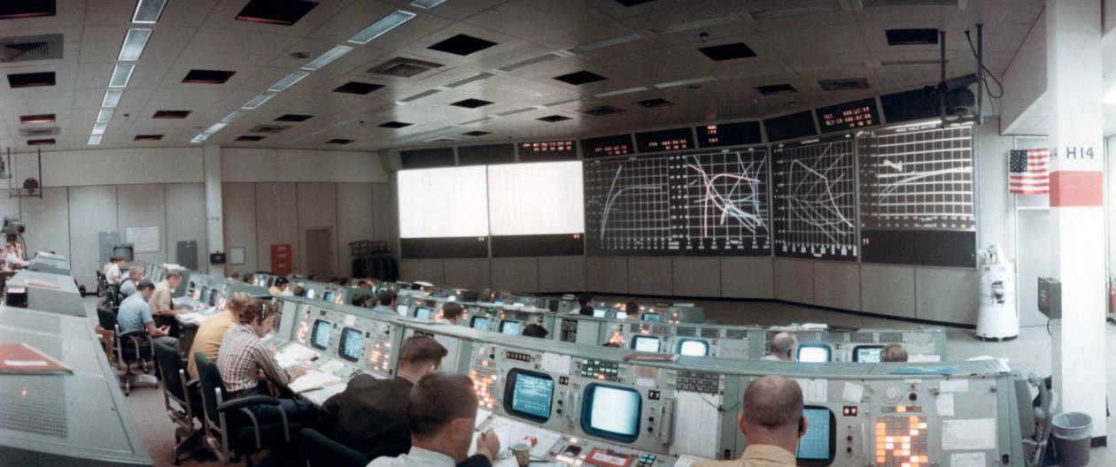 Salle de contrôle des opérations de mission au centre de contrôle de mission, Houston, Texas, USA, 1971 - NASA Images