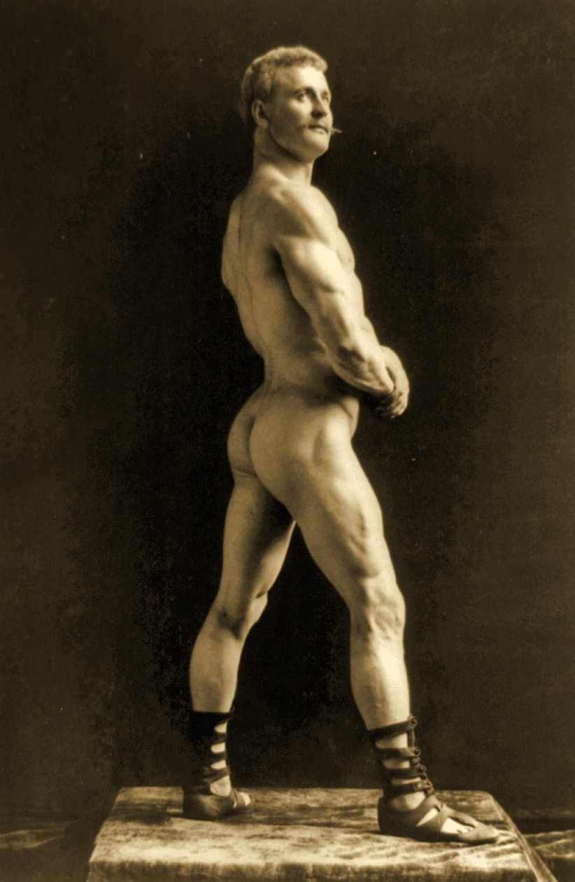 Eugen Sandow, en pose gréco-romaine classique, vers 1893 - Napoleon Sarony