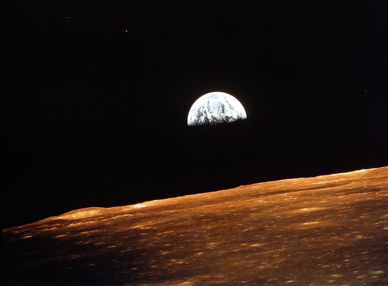 Vue de la Terre depuis Apollo 10 à environ 100 000 miles. Europe, Asie et parties de l